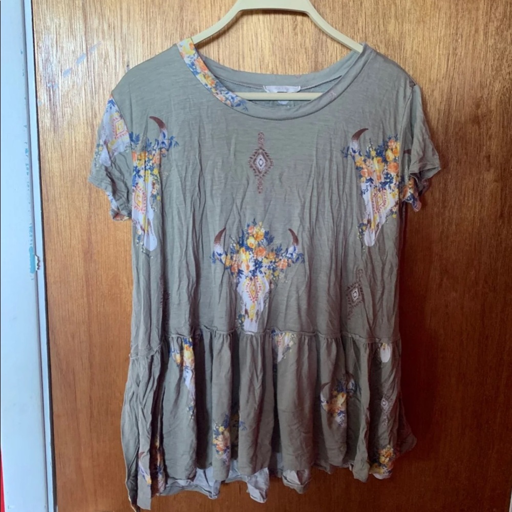 Floral cow skull country sage green top small